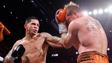 LAS VEGAS, NEVADA - SEPTEMBER 14: Edgar Berlanga punches WBC/WBA/WBO super middleweight champion Canelo Alvarez during the fourth round of a title fight at T-Mobile Arena on September 14, 2024 in Las Vegas, Nevada. Steve Marcus/Getty Images/AFP (Photo by Steve Marcus / GETTY IMAGES NORTH AMERICA / Getty Images via AFP)