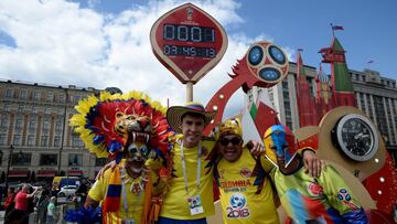 Moscú, junio 13 de 2018. Cuando faltan menos de 24 horas para la apertura de la Copa Mundial de la FIFA Rusia-2018, cientos de aficionados colombianos han Moscú para lucir con orgullo el amarillo, azul y rojo de la bandera nacional que repre