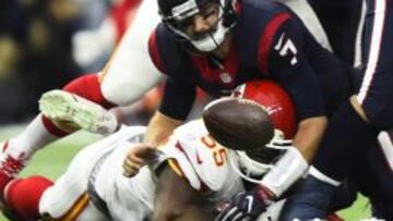 Brian Hoyer realizó la peor actuación de un quarterback en la historia de los playoffs, en cuanto a QB rating.