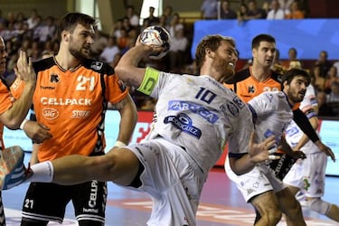 El Ademar pone a prueba al irreductible Barcelona