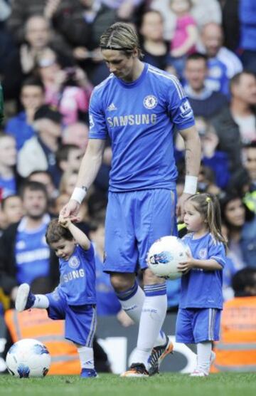 Fernando Torres celebra con sus hijos una victoria del Chelsea.