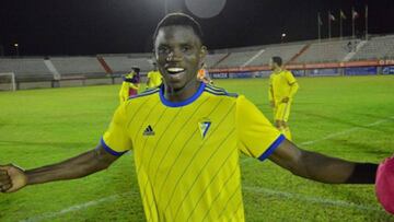Peter Akpan, durante un partido del Cádiz B.