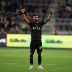 Denis Bouanga, así es el delantero que pretende Tigres fichar