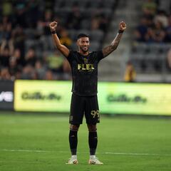 Dénis Bouanga sobre la fecha FIFA: “Fue un poco frustrante, por supuesto. Sólo jugué diez minutos”