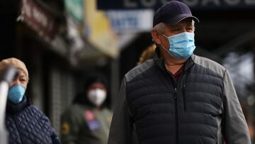 Estados Unidos sigue dando pasos hacia adelante en la vacunación de sus habitantes en contra del coronavirus, pero ¿es obligatoria la mascarilla?