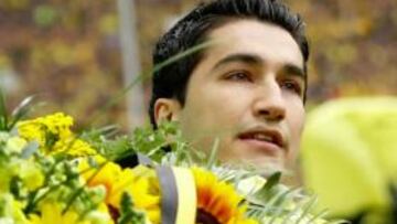 El Dortmund celebra la Liga y homenajea a Nuri Sahin