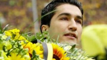 El Dortmund celebra la Liga y homenajea a Nuri Sahin