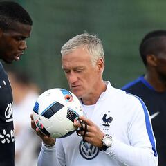 Cantona acusa a Deschamps de discriminación racial en su lista