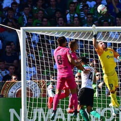 Archivan la denuncia del Racing por alineación indebida del Málaga, que recibe una multa