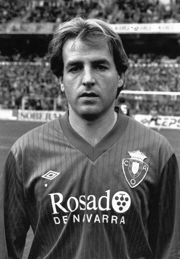 El canterano del Athletic Club jug車 con el primer equipo desde 1980 hasta 1985. Visti車 la camiseta del Osasuna entre 1985 y 1992.