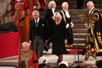 Carlos III se dirigirá este lunes por primera vez al Parlamento británico tras el fallecimiento de la reina Isabel II.