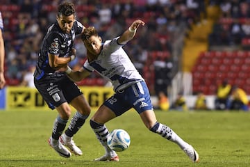(L-R), Kevin Escamilla of Queretaro and Facundo Waller of Puebla during the game Queretaro vs Puebla, corresponding to Round 08 of the Torneo Apertura 2023 of the Liga BBVA MX, at La Corregidora Stadium, on September 17, 2023.
<br><br>
(I-D), Kevin Escamilla de Queretaro y Facundo Waller de Puebla durante el partido Queretaro vs Puebla, correspondiente a la Jornada 08 del Torneo Apertura 2023 de la Liga BBVA MX, en el Estadio La Corregidora, el 17 de Septiembre de 2023.