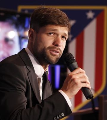 Las imágenes de la presentación de Diego Ribas