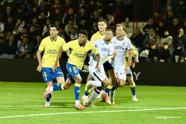 Aprobados y suspensos del Ceuta: golazo de Matos y José Juan Romero, expulsado