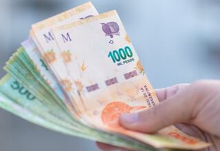 Cambio de peso argentino a peso chileno hoy, 25 de abril: valor, precio, qué es y a cuánto está el dólar blue