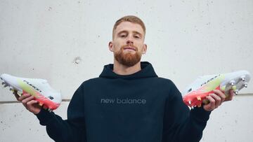 Carlos Vicente con sus botas.