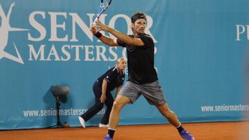 Carlos Moy&aacute; compite durante una edici&oacute;n de la Senior Masters Cup.