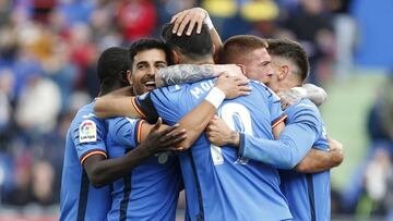 Los jugadores del Getafe celebran un gol.