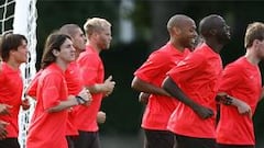 El regreso de Abidal y Sylvinho marca el entrenamiento