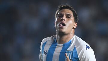 Juan Fernando Quintero anota doblete en triunfo de Racing ante Belgrano.