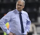 Corea del Sur destituye a Uli Stielike como seleccionador