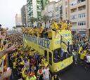 El Cádiz celebra el ascenso a Segunda junto a su afición