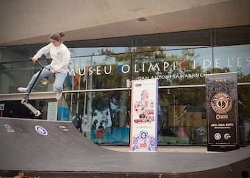 "Estoy orgullosa de representar el deporte femenino y espero poder inspirar a otras deportistas para que cada vez haya más mujeres compitiendo en los Mundiales de Scooter", decía Beca Ortiz, primera mujer campeona del mundo de scooter, durante la rueda de prensa de presentación del Extreme Barcelona. Viena a Barcelona a obtener de nuevo la victoria. Se la podrá ver en acción en el Central Park el domingo 26 a las 12:50h, porque seguro que entrará en la final. 