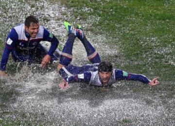 La Máquina estuvo a minutos de hacer el ridículo en medio de una torrencial lluvia que cayó en Marruecos durante el Mundial de Clubes del 2014, sin embargo, los cementeros igualaron el duelo con gol de Gerardo Torrado en el último minuto. Ya en tiempo extra, Mariano Pavone y el propio Torrado, le darían el triunfo a los azules y el pase a Semifinales, donde les llovió sobre mojado, pues fueron goleados por el Real Madrid.