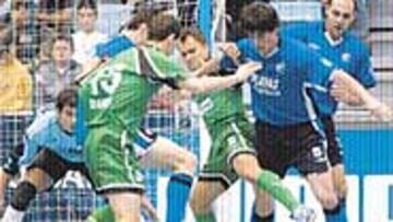 <b>GRAN DUELO</B>. El Interviú quiere asaltar el reinado del Playas.