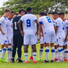 El Salvador, obligada a sumar ante Surinam para mantener el sueño mundialista