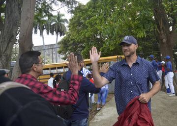 Los Tampa Bay Rays en un clínica de baseball para niños en Cuba.