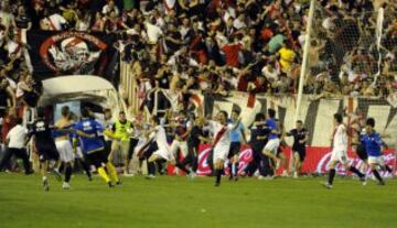 Esta vez no había un título en disputa, era un partido para decidir la permanencia en la primera división del fútbol español. Rayo Vallecano se enfrentaba a Granada y luego de un partido muy aguerrido, Tamudo debajo del arco empujo el gol del a victoria para que el equipo de madrileño continuara en la Liga.