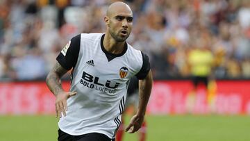 El delantero italiano del Valencia, Simone Zaza durante el partido de la séptima jornada de Liga de Primera División que disputan esta tarde en el estadio de Mestalla.