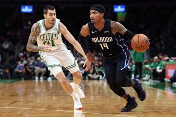 Juancho Hernangómez, con Boston Celtics.