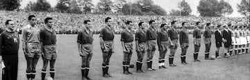 Equipación de la Selección Española entre 1945 y 1947. Partido de 1947 contra Irlanda del Norte.