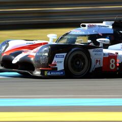 El Toyota de Fernando Alonso empieza mandando en Le Mans