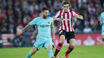 BILBAO, SPAIN - OCTOBER 28:  Lionel Messi of FC Barcelona competes for the ball with Inigo Cordoba of Athletic Club during the La Liga match between Athletic Club Bilbao and FC Barcelona at San Mames Stadium on October 28, 2017 in Bilbao, Spain.  (Photo by Juan Manuel Serrano Arce/Getty Images)