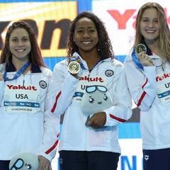 Dos récords mundiales de EE UU en relevos, botín de la jornada