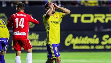 Punto de oro para el Almería e insuficiente para el Cádiz