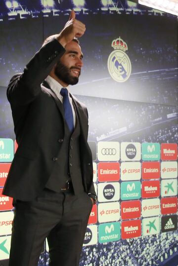 Carvajal emocionado en el acto de su renovación