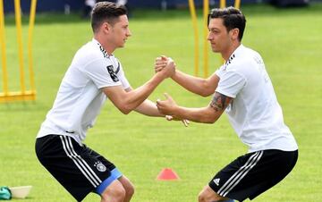 Draxler and Mesut Özil