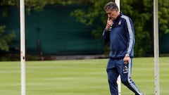 En Argentina piden que Bauza deje de llevar a amigos de Messi