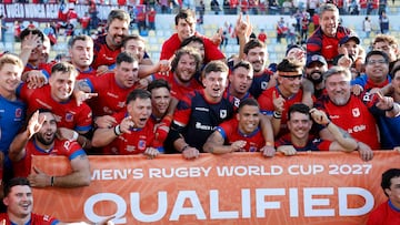 Rugby, Chile vs Samoa.
Repechaje al Mundial de Rugby 2027.
Los jugadores de Chile celebran durante el partido de repechaje al Mundial de Rugby 2027 contra Samoa realizado en el estadio Sausalito de Vina del Mar, Chile.
27/09/2025
Raul Zamora/Photosport
Rugby, Chile vs Samoa.
2027 World Rugby Qualifiers.
Chile's players celebrates during the 2027 World Rugby Qualifiers match against Samoa at the Sausalito stadium in Vina del Mar, Chile.
27/09/2025
Raul Zamora/Photosport