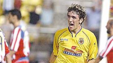 <b>LA PUNTILLA. </b>El defensa del Villarreal, Gonzalo Rodríguez, anotó el segundo y definitivo tanto de la victoria del equipo amarillo.