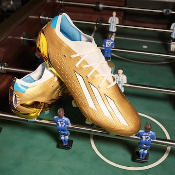 Las botas “Leyenda”, es una edición especial de X Speedportal inspirada en las botas que llevó Messi en su primera Copa del Mundial en 2006, las +F50.6 Tunit.