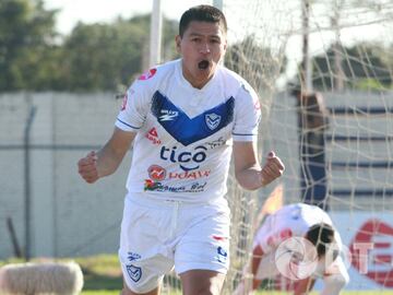Otro de los jugadores que marcó todos los goles del año con su club, es Saucedo, que hizo 45 anotaciones con San José de Bolivia.