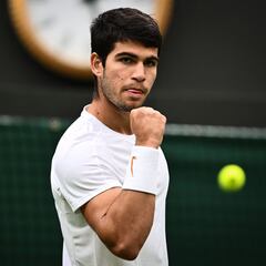 Alcaraz entra con fuerza para pelear en Wimbledon