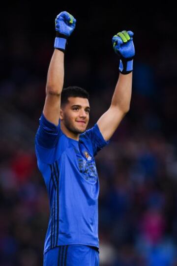 Rulli celebra el primer gol de su equipo.