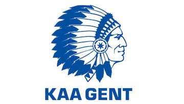 El escudo del equipo de futbol de Bélgica, es protagonizado de por un indio americano de perfil, con 11 plumas azules, que representan a los 11 jugadores titulares. Lo han mantenido de por vida desde la formación, en 1988.