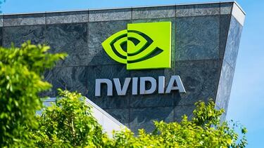 Jensen Huang, CEO de Nvidia: “Un centro de datos tarda tres años en construirse en EEUU y China puede hacer un hospital en un fin de semana”